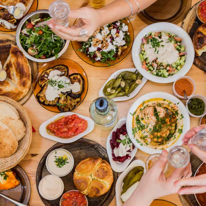 ותחים שולחן אצל הסאלוף